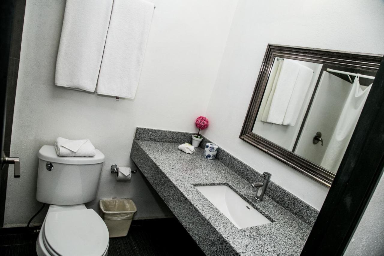 Booking Dioh Μοντερέι Εξωτερικό φωτογραφία